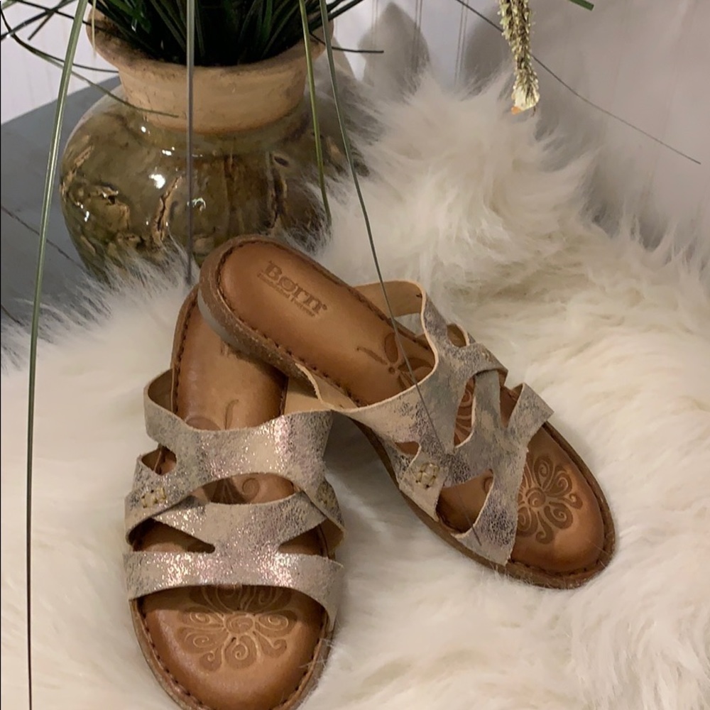 Born sandals